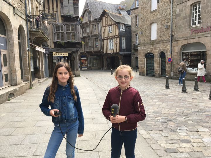 Fleur et Candice à Dinan (INGRID POHU / RADIO FRANCE)