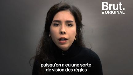 Pour la Youtubeuse Charlie Danger, la perception des règles dans la société est symptomatique des inégalités femmes-hommes. Brut l'a rencontrée.&nbsp; (BRUT)