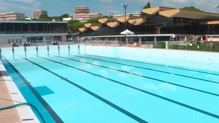 Sécheresse : réutiliser l'eau des piscines municipales pour l'entretien de l'espace public