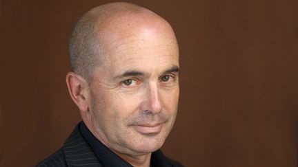 L'écrivain américain Don Winslow en 2010. Il est l'auteur de 21 best-sellers internationaux, et&nbsp;vit aujourd’hui entre la Californie et le Rhode Island. (ULF ANDERSEN / AURIMAGES VIA AFP)