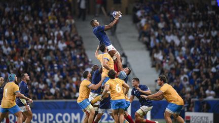 Le XV de France, remanié, a dû batailler contre une valeureuse équipe de l'Uruguay pour remporter ce match (27-12) le 14 septembre 2023 à Lille. (VICTOR JOLY / AFP)