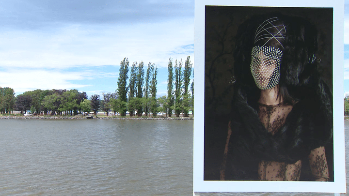 Exposition Erwin Olaf sur les bords du lac d'Allier Vanity (France 3 Auvergne)