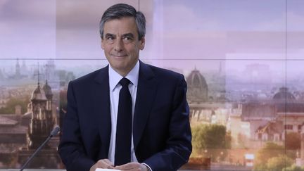 François Fillon sur le plateau de France 2, le 5 mars 2017. (JACQUES DEMARTHON / AFP)