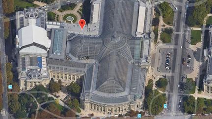 L'incident s'est produit en face du commissariat du 8e arrondissement de Paris. (GOOGLE MAPS)