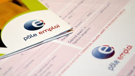 Un dossier de demandeur d'emploi pris en photo le 13 novembre 2016. (MAXPPP)