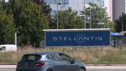 Stellantis : la hausse de salaire de son PDG Carlos Tavares au cœur d'une polémique