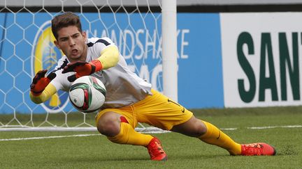 Luca Zidane, gardien de but, &nbsp;lors d'un match face à la Nouvelle-Zélande le 19 octobre 2015 au Chili. (SERGIO PINA / PHOTOSPORT / AFP)