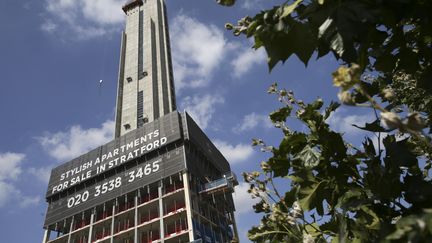 Un immeuble en cours de construction à Londres, en août 2016. (DANIEL LEAL-OLIVAS / AFP)