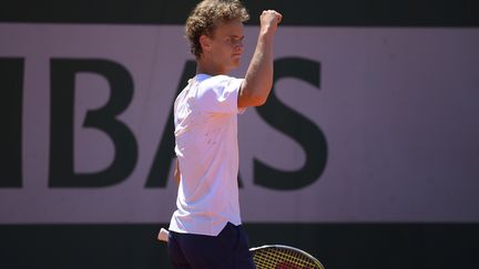 Le Français Luca Van Assche, vainqueur du tournoi juniors de Roland-Garros 2021. (JULIEN CROSNIER-FFT)
