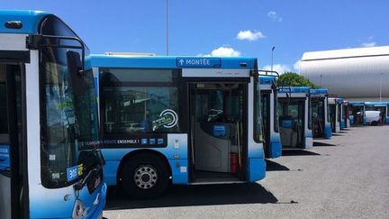 Masques&nbsp;obligatoires à bord des bus dans le sud de l'Ile de la Réunion. (LAURENT FIGON / REUNION LA 1ERE)