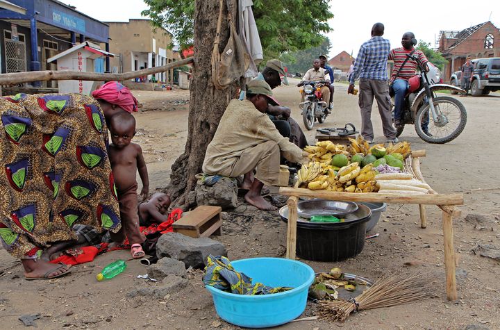 Scènes de rue à&nbsp;Kiwanja (60 km au nord de Goma en RDC) le 16 février 2015 (STEPHANIE AGLIETTI / AFP)