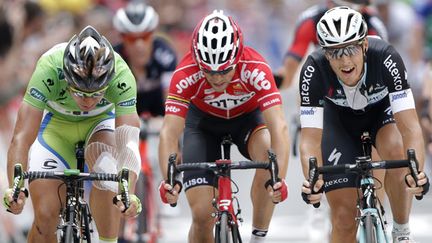 &nbsp; (Matteo Trentin devance Peter Sagan sur le fil © Reuters/Christian Hartmann)