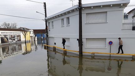 La ville de Saintes (Charente-Maritime),&nbsp;sous les eaux, le 4 février 2021. (JULIEN FLEURY / FRANCE-BLEU LA ROCHELLE)