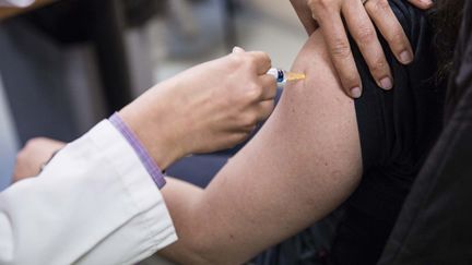  (La jeune femme s'était faite vacciner contre l'hépathite B, quelques semaines avant de développer des symptômes © Maxppp)