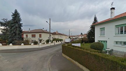 C'est dans ce lotissement d'Oloron-Sainte-Marie (Pyr&eacute;n&eacute;es-Atlantiques) que les faits se sont d&eacute;roul&eacute;s, le 17 d&eacute;cembre 2011. (GOOGLE STREET VIEW / CAPTURE FTVI)