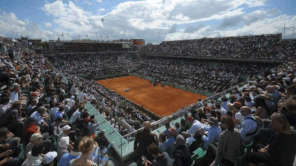  (Vue sur le court central de Roland Garros © panoramic)