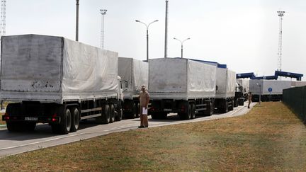 &nbsp; (Le convoi humanitaire russe est entrée en Ukraine © REUTERS / Alexander Demianchuk)