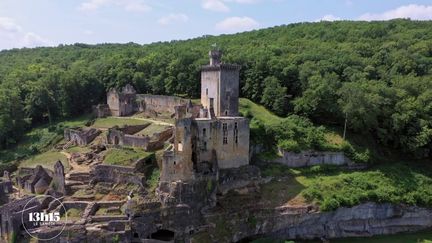 Le château de Commarque : Hubert de Commarque ressuscite la forteresse de ses ancêtres oubliée durant 4 siècles (13h15 LE SAMEDI / FRANCE 2)