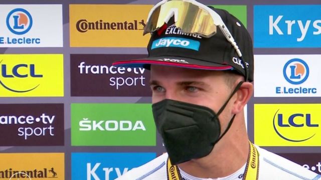 Le Néerlandais Dylan Groenewegen a remporté d'un souffle la troisième étape du Tour de France 2022. À l'issue du podium protocolaire, il revient sur ce sprint très disputé.