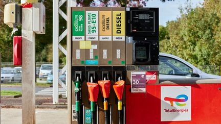 La pompe d'une station-service, le 16 octobre 2022 à Montaigu (Vendée). (MATHIEU THOMASSET / HANS LUCAS / AFP)