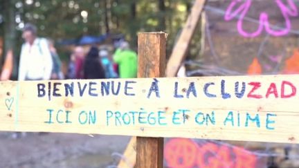 Environnement : partout en France, des militants se dressent contre les "grands projets"