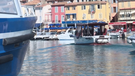 Les températures sont déjà presque estivales sur le littoral méditerranéen. La fréquentation touristique est en hausse, comme à Cassis, dont les calanques attirent cette année encore un nombre très important de visiteurs.