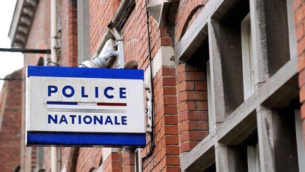 Certains services de la police sont très mal lotis face à la canicule. (PHILIPPE HUGUEN / AFP)