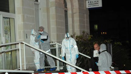 &nbsp; (Un homme a blessé samedi au commissariat de Joué-lès-Tours trois policiers à l'arme blanche avant d'être tué © Maxppp)