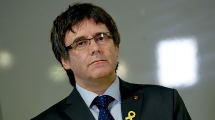 L'ancien président catalan Carles Puigdemont lors d'une conférence de presse à Berlin, en Allemagne, le 15 mai 2018. (BRITTA PEDERSEN / DPA-ZENTRALBILD / AFP)