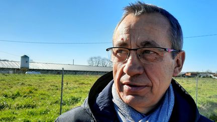 Jean-Pierre Dubroca, éleveur de canards dans les Landes. (BENJAMIN ILLY / RADIO FRANCE)