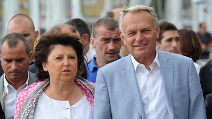 La premi&egrave;re secr&eacute;taire du Parti socialiste, Martine Aubry, et le Premier ministre, Jean-Marc Ayrault, le 25 ao&ucirc;t 2012 &agrave; La Rochelle (Charente-Maritime). (PIERRE ANDRIEU / AFP)