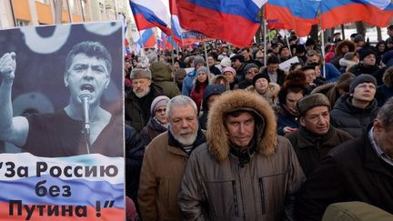 Rassemblement de l'opposition dans le centre de Moscou, le 27 février 2016, pour commémorer l'anniversaire de l'assassinat de l'opposant Boris Nemtsov. Sur la banderole : «Pour une Russie sans Poutine !»
 (Dmitry Serebraiakov / AFP )