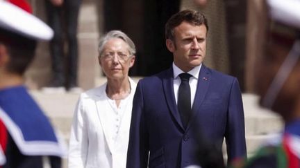 Emmanuel Macron conforte Elisabeth Borne et la charge de former un nouveau gouvernement