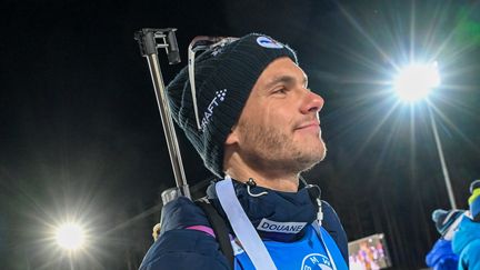 Emilien Jacquelin lors de sa victoire sur le sprint de Kontiolahti en Finlande, le 6 décembre 2024, en Coupe du monde de biathlon. (MAXPPP)