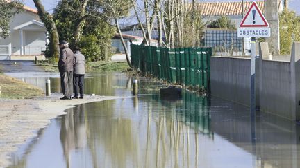 Une rue inondée des Moutiers-en-Retz (Loire-Atlantique) après le passage de la tempête Xynhia le 28 février 2010. (MAXPPP)