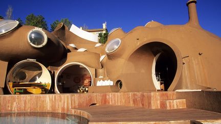 Le Palais Bulles de Pierre Cardin, à Théoule -sur-Mer (Alpes Maritimes) dessiné par l'architecte Antti Lovag.
 (MAISANT LUDOVIC / HEMIS.FR)