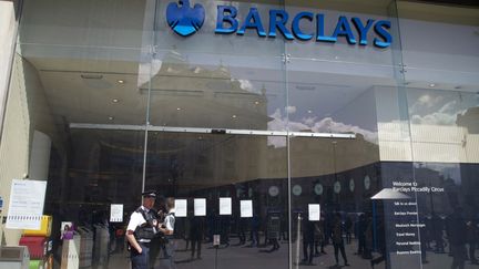 L'entr&eacute;e de la Barclays Bank &agrave; Londres (Royaume-Uni), le 12 mai 2014. (YUNUS KAYMAZ / ANADOLU AGENCY / AFP)