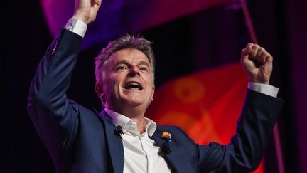 Le secrétaire national du Parti communiste français Fabien Roussel lors d'un meeting à Nantes (Loire-Atlantique), le 21 mars 2022. (SEBASTIEN SALOM-GOMIS / AFP)