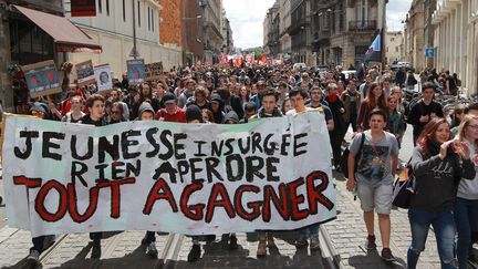 &nbsp; (Des lycéens mobilisés contre la loi travail lors de la manifestation du 12 mai 2016, à Bordeaux © Maxppp)