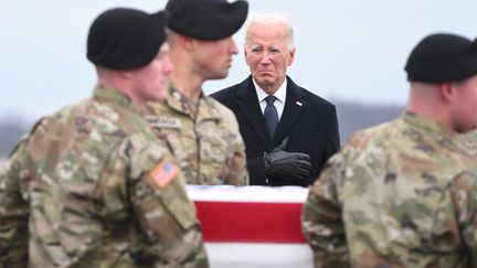 US President Joe Biden during the transfer of the bodies of the three soldiers killed in Jordan, February 2, 2024, in Dover, United States.  (ROBERTO SCHMIDT / AFP)