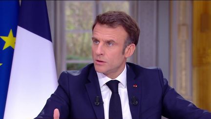 Réformes des retraites : Emmanuel Macron campe sur ses positions