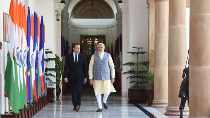 Emmanuel Macron et le Premier ministre indien,&nbsp;Narendra Modi, à New Dehli (Inde), samedi 10 mars 2018.&nbsp; (INDIAN MINISTRY OF EXTERNAL AFFA)