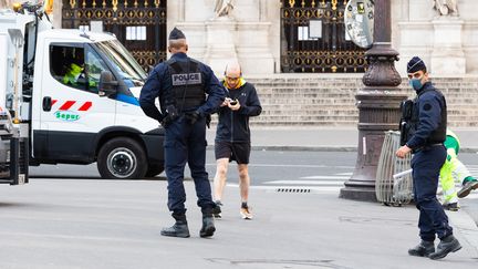 Confinement : des communes prennent les devants pour endiguer l’épidémie