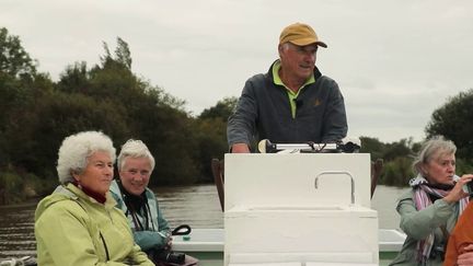 Cotentin : balade en bateau au parc naturel des marais (France 2)