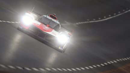 Quasiment depuis le départ&nbsp;samedi 21 août, la Toyota N°7 fait la course en tête de la 89e édition des 24 heures du Mans. (JEAN-FRANCOIS MONIER / AFP)