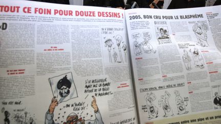 Les journalistes de "Charlie Hebdo" donnent une conf&eacute;rence de presse sur les caricatures de Mahomet publi&eacute;es par le quotidien danois "Jyllands Posten" et reprises par l'hebdomadaire, le 6 f&eacute;vrier 2007. (JACK GUEZ / AFP)