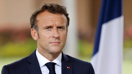 Emmanuel Macron à Cotonou (Bénin) le 27 juillet 2022. (LUDOVIC MARIN / AFP)