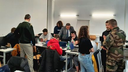 L'exercice, organisé par l'armée française, s'est déroulé à l'école supérieure de génie informatique (ESGI) à Paris, en mars 2023. (NOEMIE BONNIN / RADIO FRANCE)