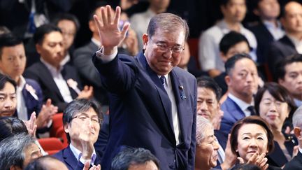 Shigeru Ishiba réagit après son élection comme chef du Parti libéral-démocrate, la formation au pouvoir, à Tokyo (Japon), le 27 septembre 2024. (TAKUYA MATSUMOTO / YOMIURI / AFP)