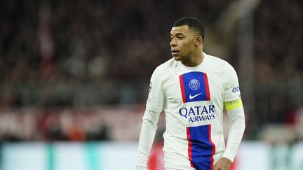 Kylian Mbappé lors du huitième de finale de la Ligue des champions entre le Bayern Munich et le Paris Saint-Germain à l'Allianz Arena, le 8 mars 2023. (JOSE BRETON / AFP)